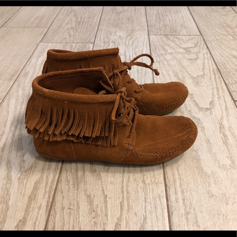 Minnetonka fringe lace up booties